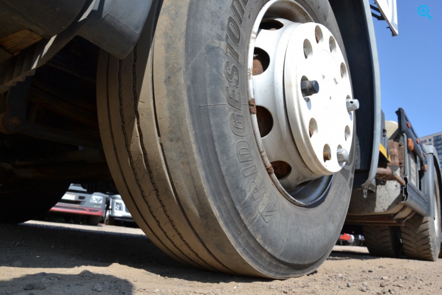 Седельный тягач SCANIA Р400СA6*4HSА