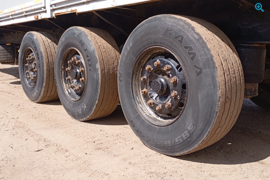 Сцепка седельный тягач Man TGA 26.413 и Полуприцеп зерновоз KRONE SDP27