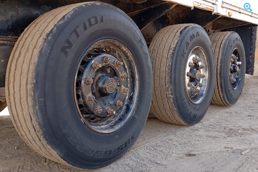 Сцепка седельный тягач Man TGA 26.413 и Полуприцеп зерновоз KRONE SDP27