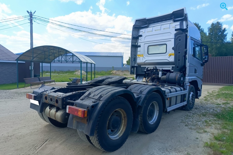 Shacman SX42584V324