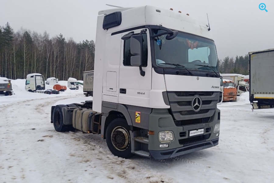 Mercedes Benz MB Actros 1844 MP3 (Mega space).