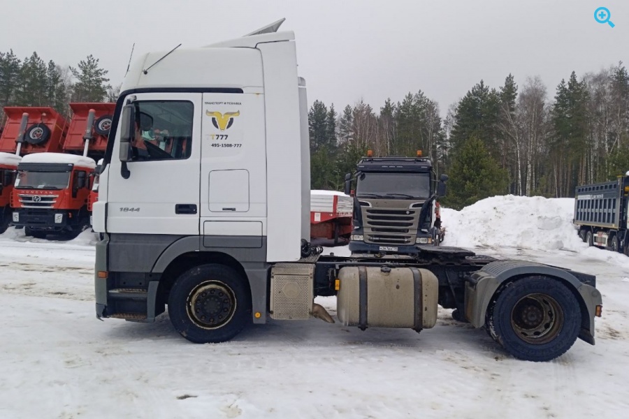 Mercedes Benz MB Actros 1844 MP3 (Mega space).
