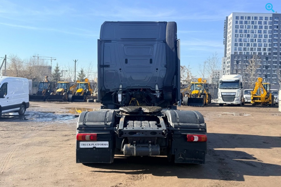 Mercedes Benz Actros 1851.