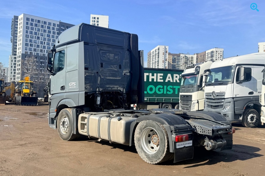 Mercedes Benz Actros 1851.