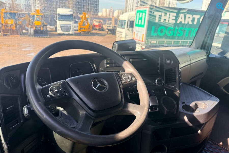 Mercedes Benz Actros 1851.