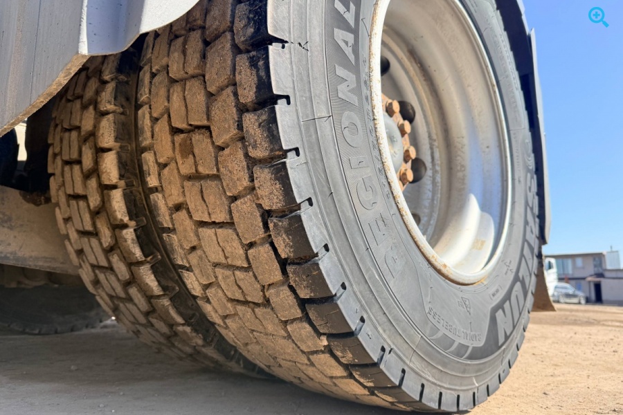 Седельный тягач Mercedes-Benz Axor 1836LS