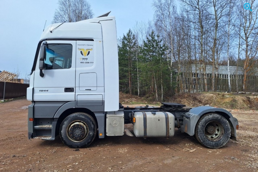 Mercedes Benz MB Actros 1844 MP3 (Mega space).