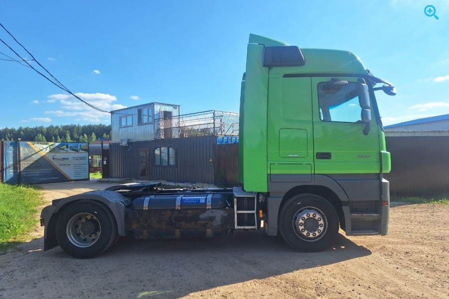 Mercedes-Benz  Actros 1844 (Mega space)