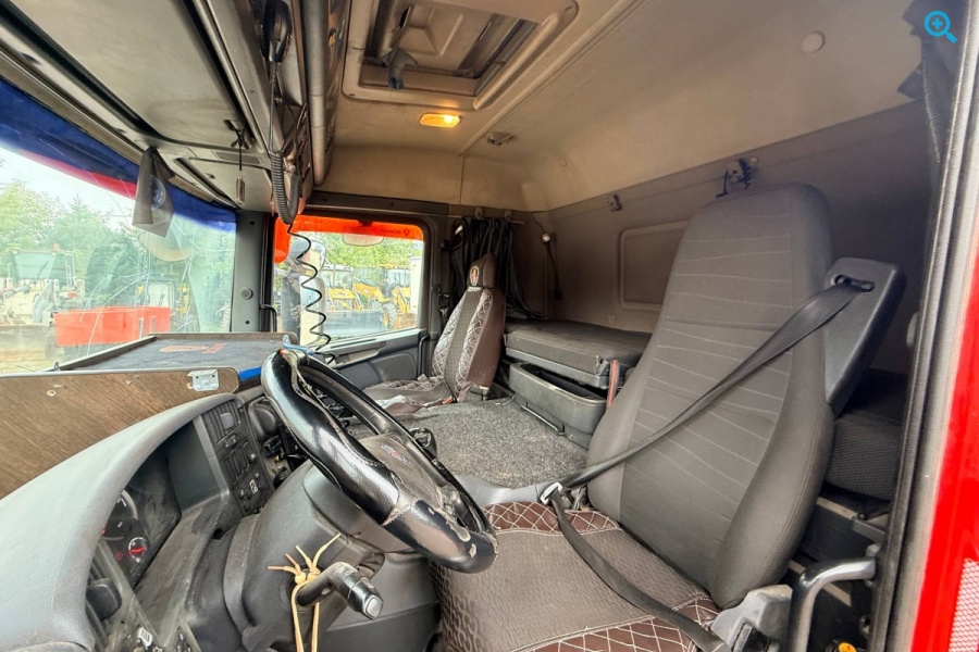SCANIA P400
