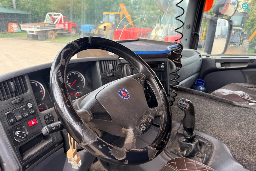 SCANIA P400