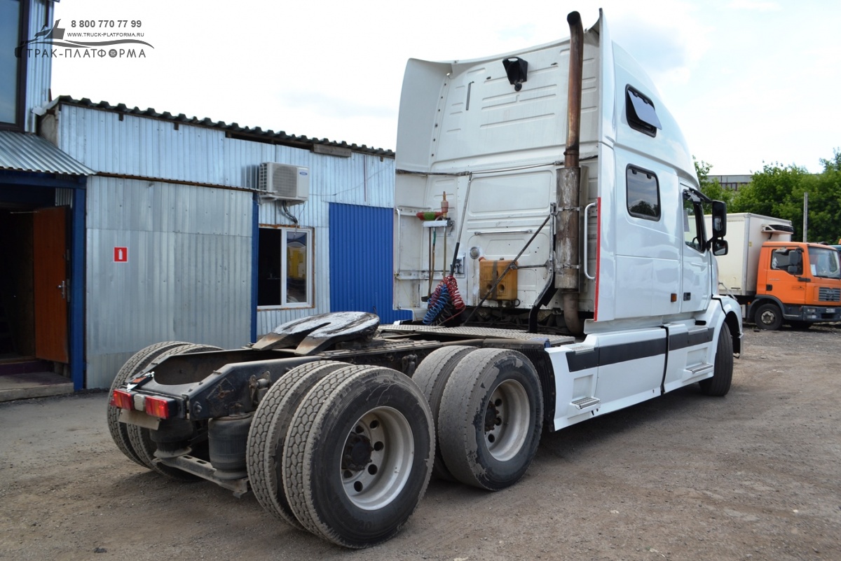 Купить седельный тягач Volvo VNL 780 Б/У в Москве: 2003 год, цена 1250000 в  России | Продажа и выкуп техники с пробегом - ТРАК-ПЛАТФОРМА