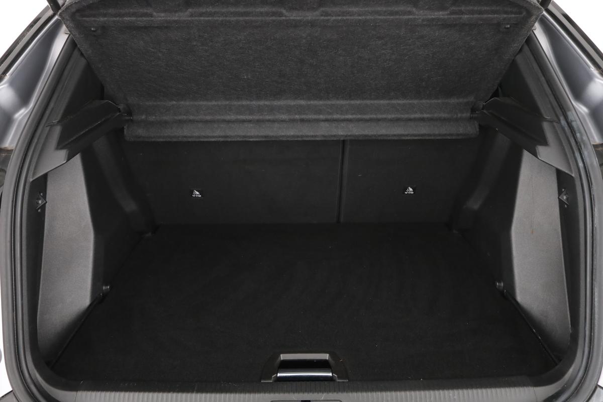 Peugeot 2008 1.2 PureTech Allure, фото 16