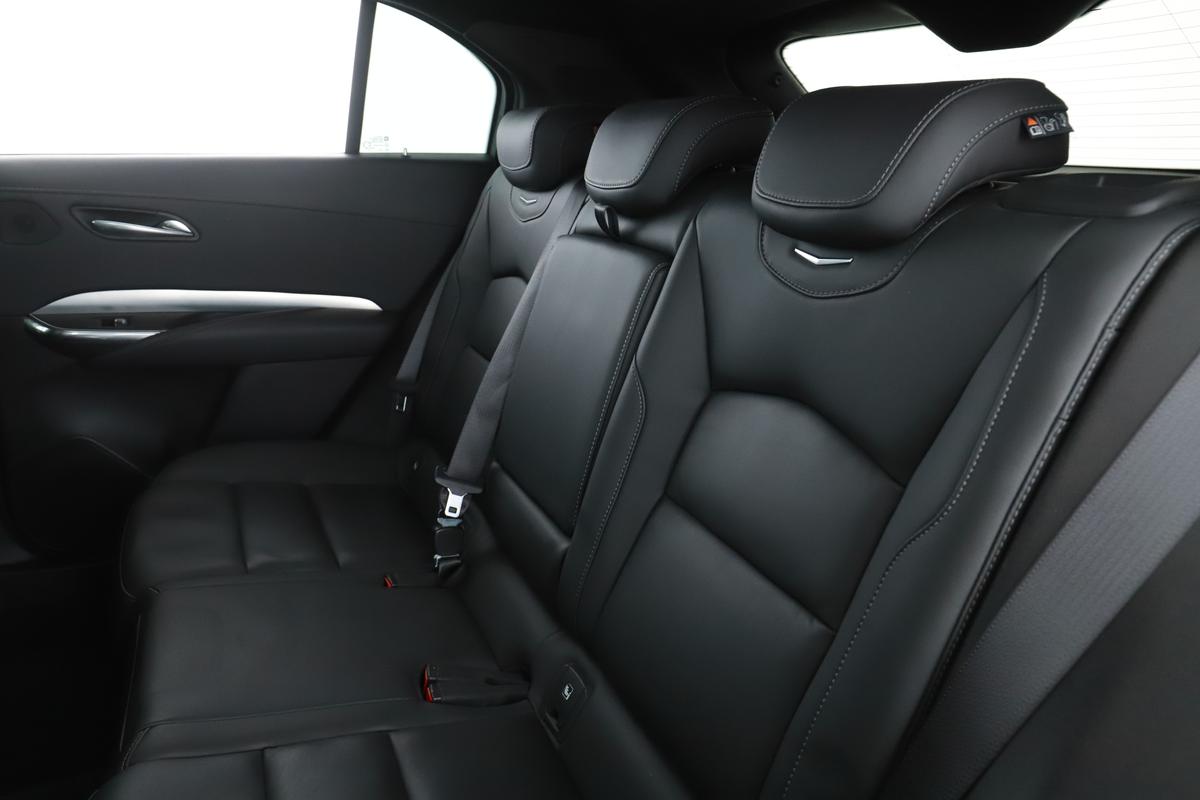 Cadillac XT4 350T Premium Luxury AWD, фото 13