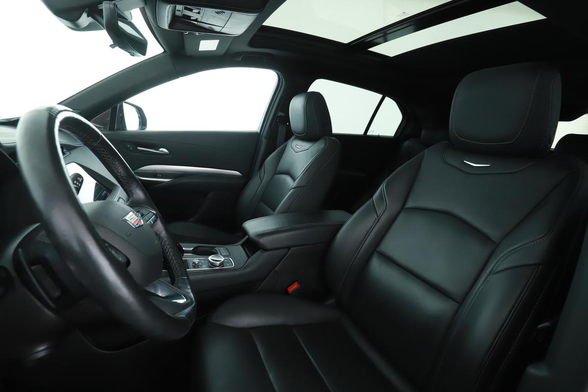Cadillac XT4 350T Premium Luxury AWD, фото 9