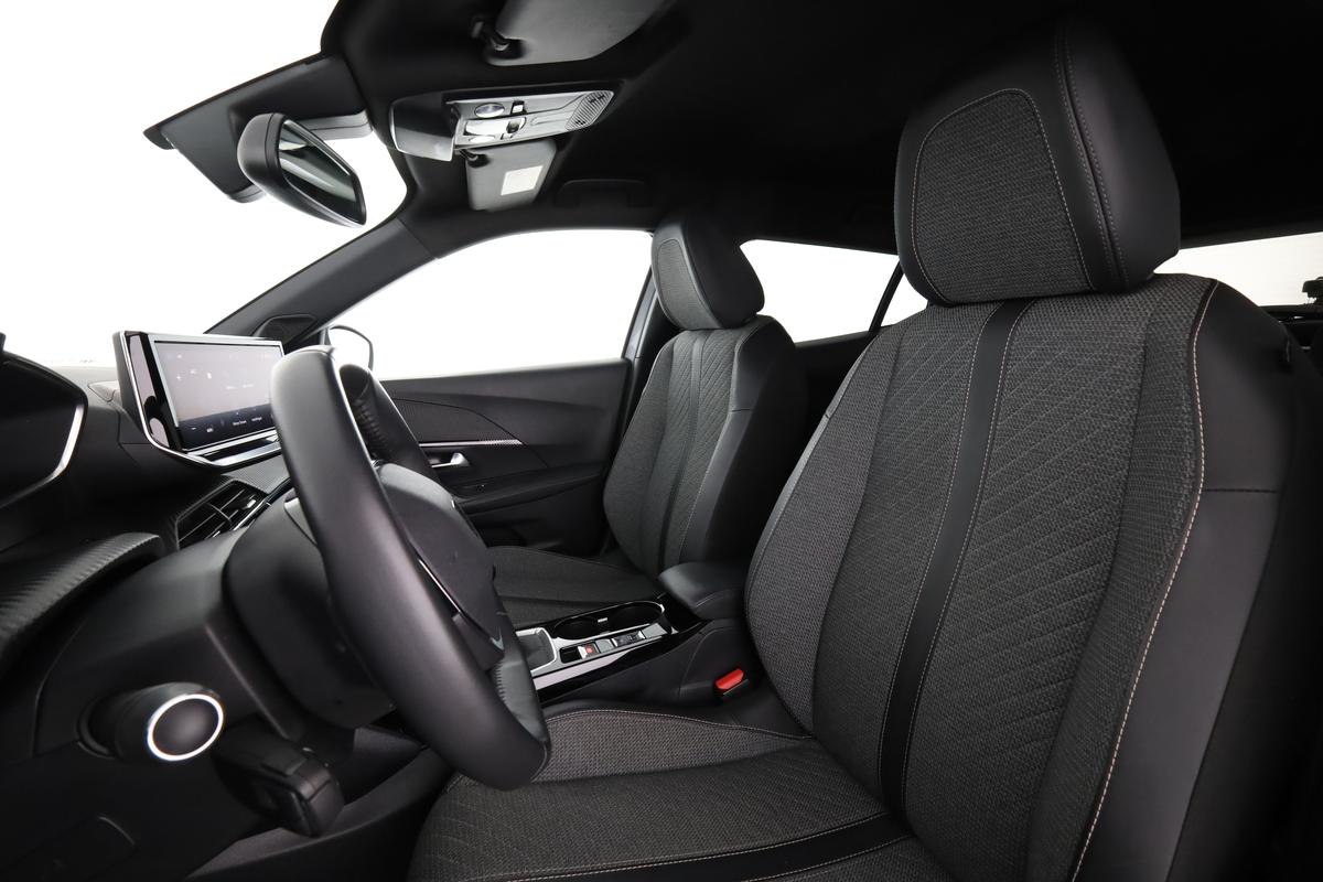 Peugeot 2008 1.2 PureTech Allure, фото 9