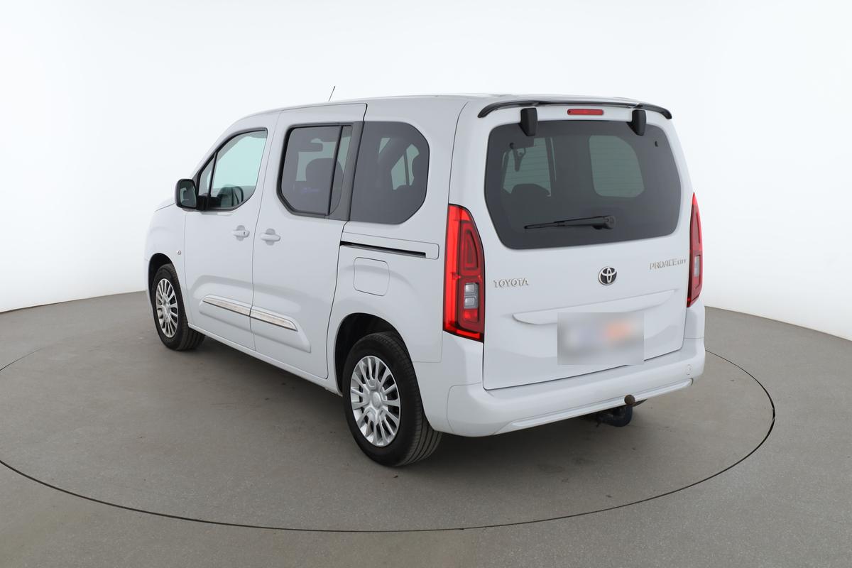 Toyota ProAce City Verso 1.2 Turbo L1 Shuttle, фото 3