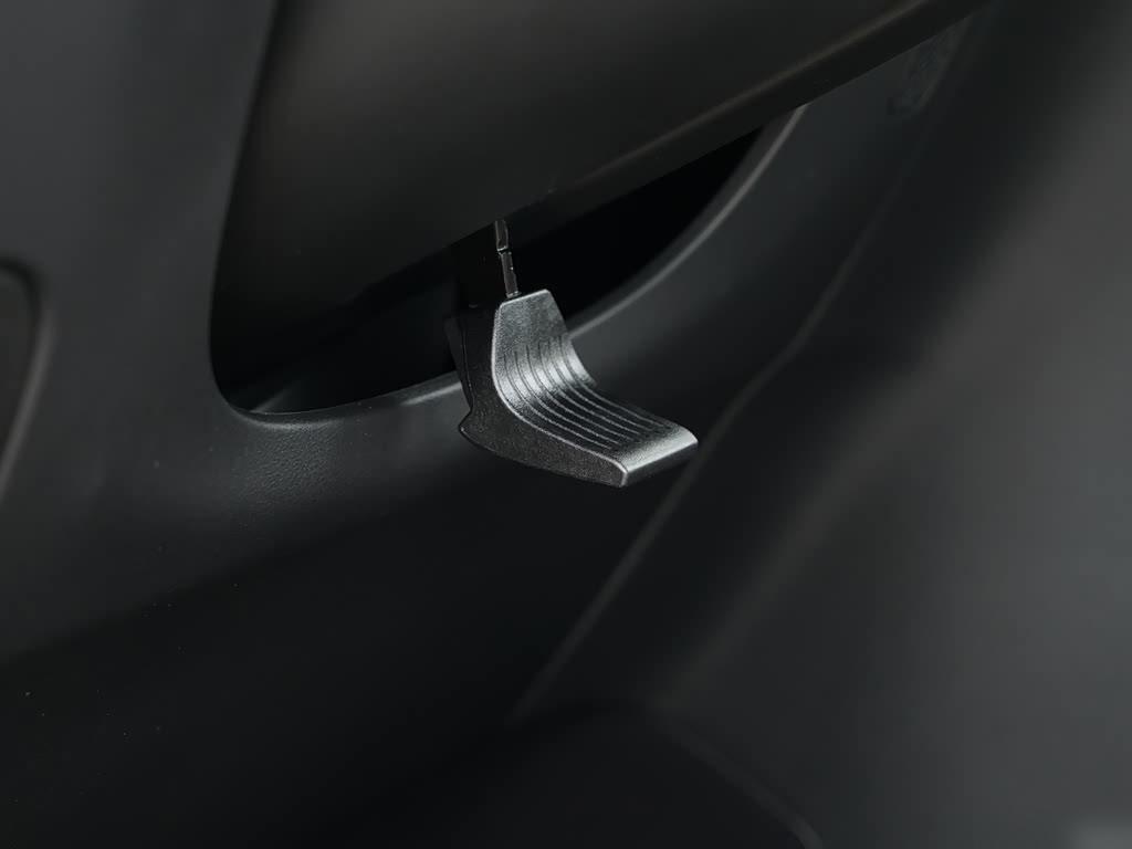 Geely Atlas 1.5TD i-HEV, фото 17