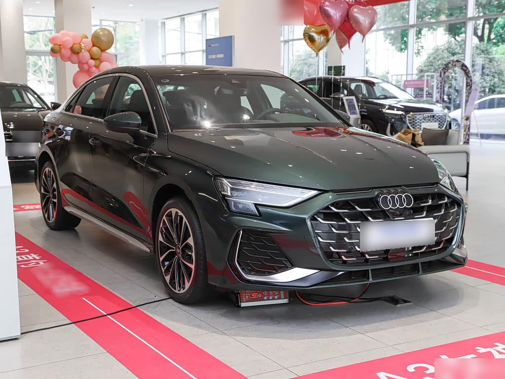 Audi A3L Sedan 35 TFSI Premium Luxury, фото 4