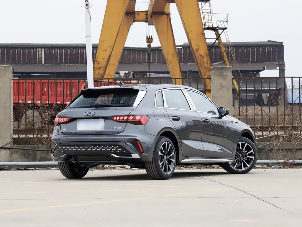 Audi A3 Sportback 35 TFSI, фото 8