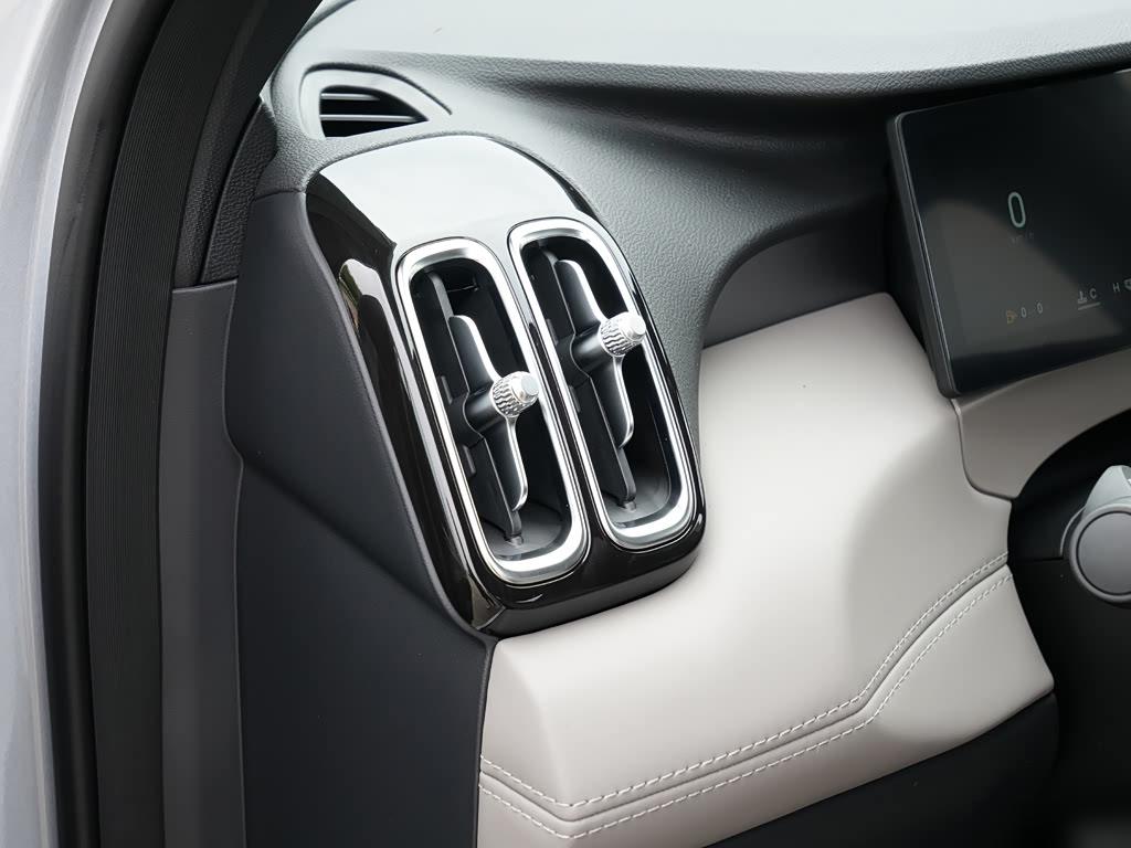 Geely Atlas 1.5TD i-HEV, фото 16