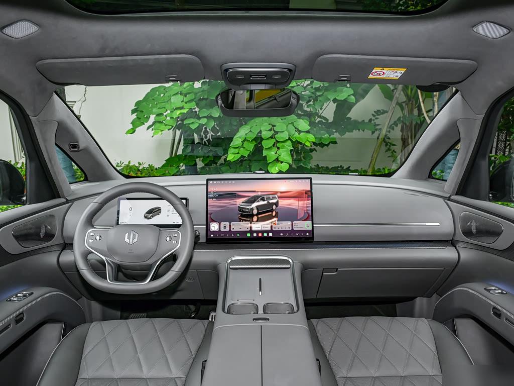 Leapmotor D99 EV 700 Flagship, фото 10