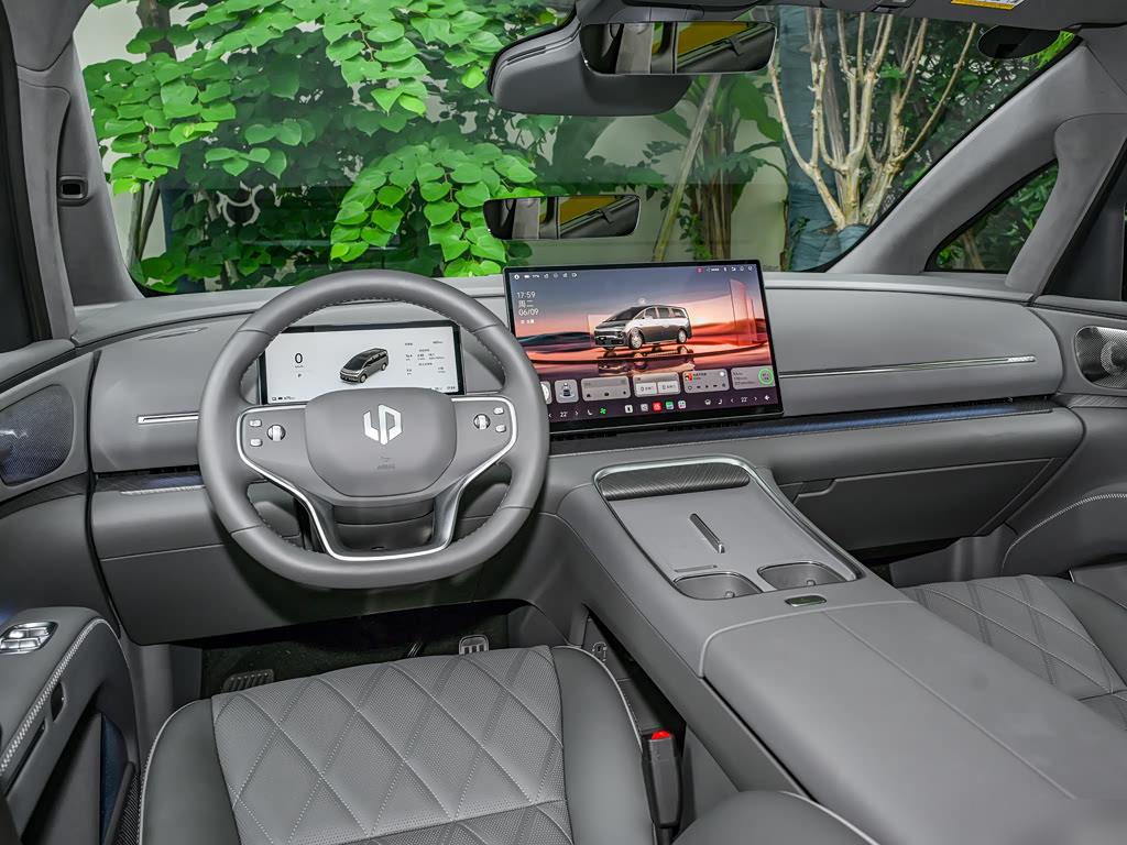 Leapmotor D99 EV 700 Flagship, фото 14