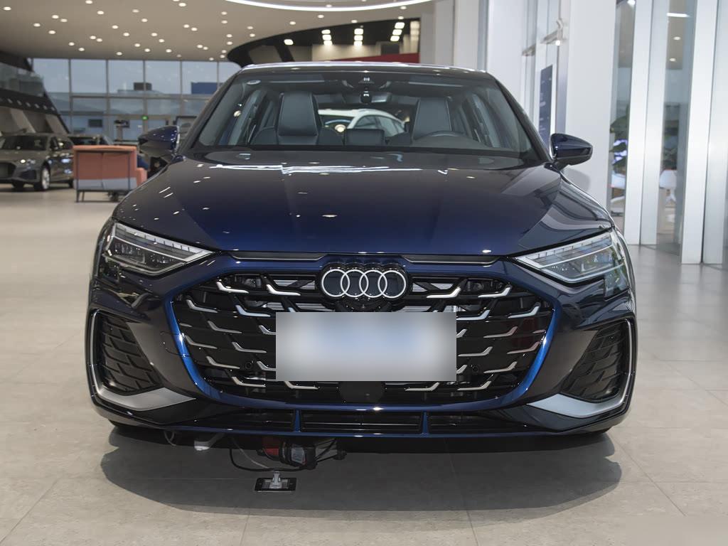 Audi A3 Sportback 35 TFSI Premium, фото 3