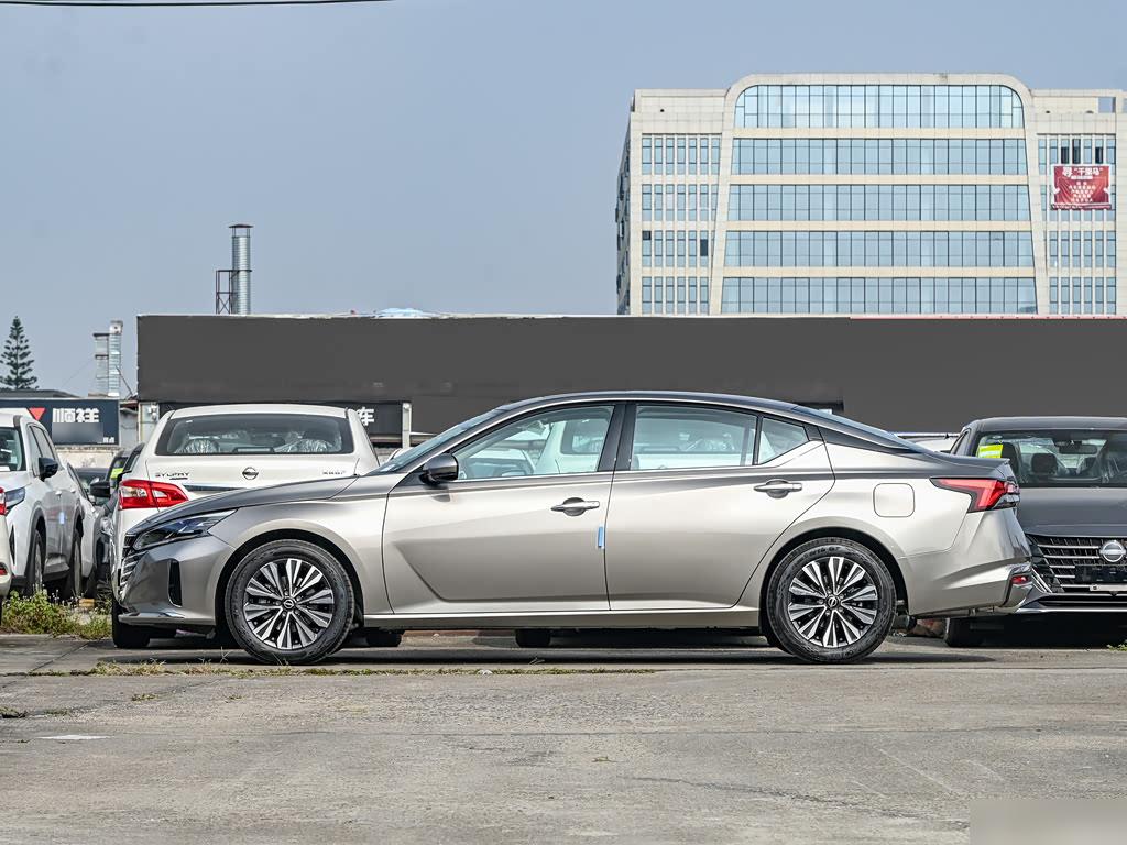 Nissan Teana 2.0L XE, фото 5