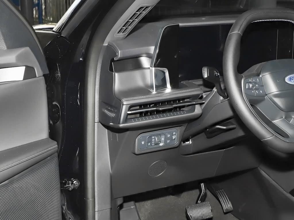 Ford Edge L2.0T EcoBoost 2WD 7-seat Luxury, фото 12