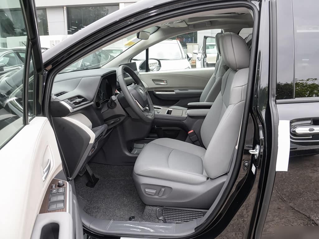 Toyota Sienna 2.5L Hybrid AWD Luxury, фото 18
