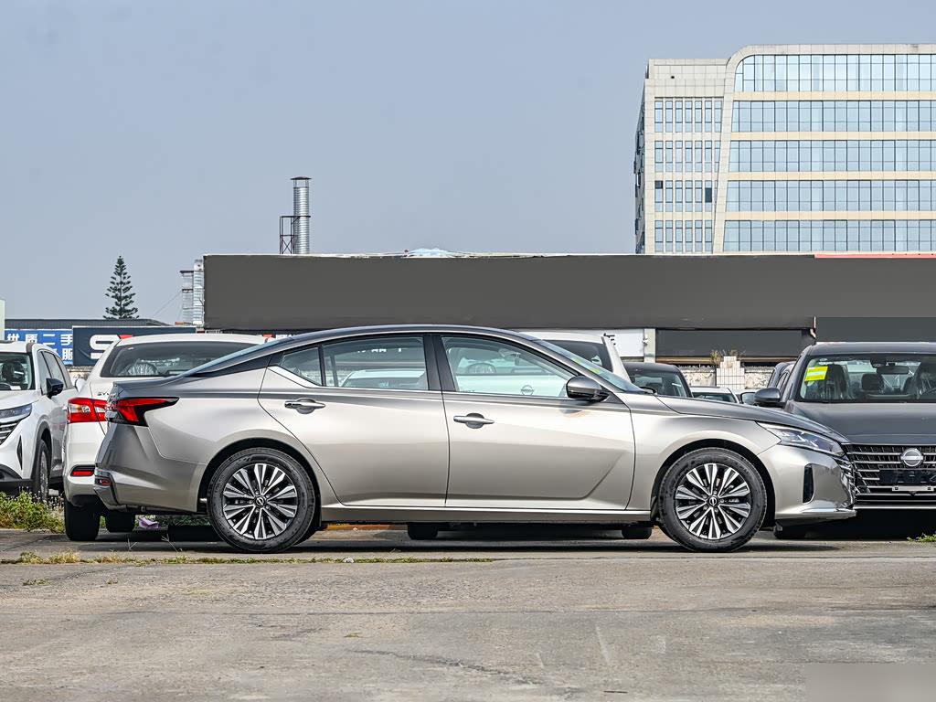 Nissan Teana 2.0L XE, фото 9