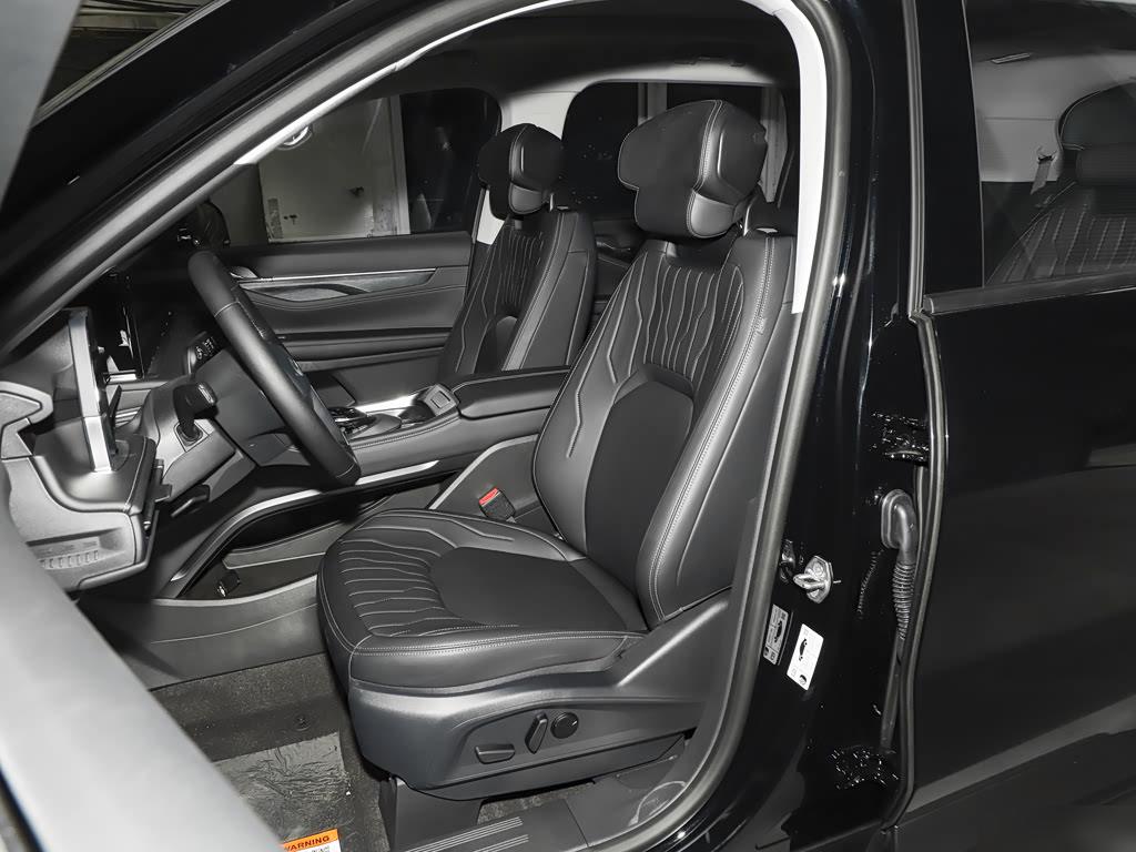 Ford Edge L2.0T EcoBoost 2WD 7-seat Luxury, фото 17