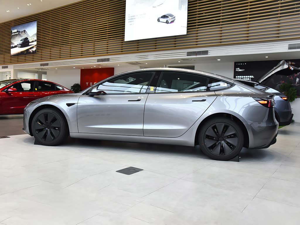 Tesla Model 3 RWD, фото 4