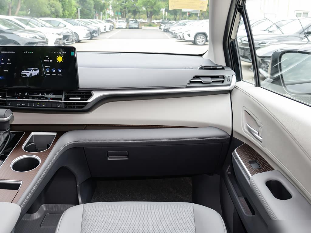 Toyota Sienna 2.5L Hybrid AWD Luxury, фото 13
