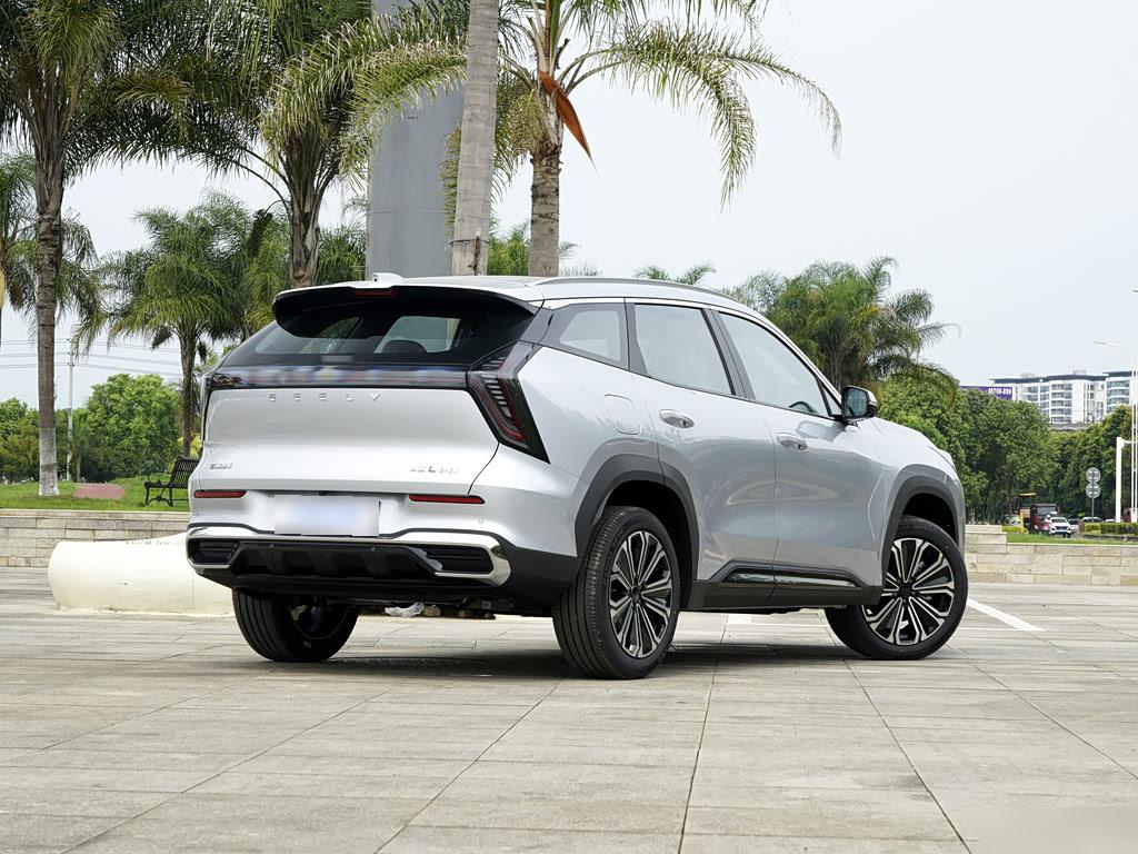 Geely Atlas 1.5TD i-HEV, фото 8