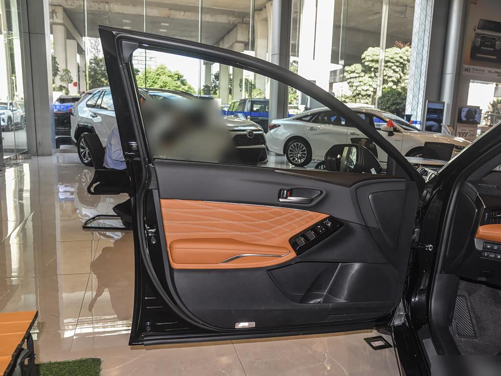 Toyota Avalon Hybrid 2.0L Premium, фото 20