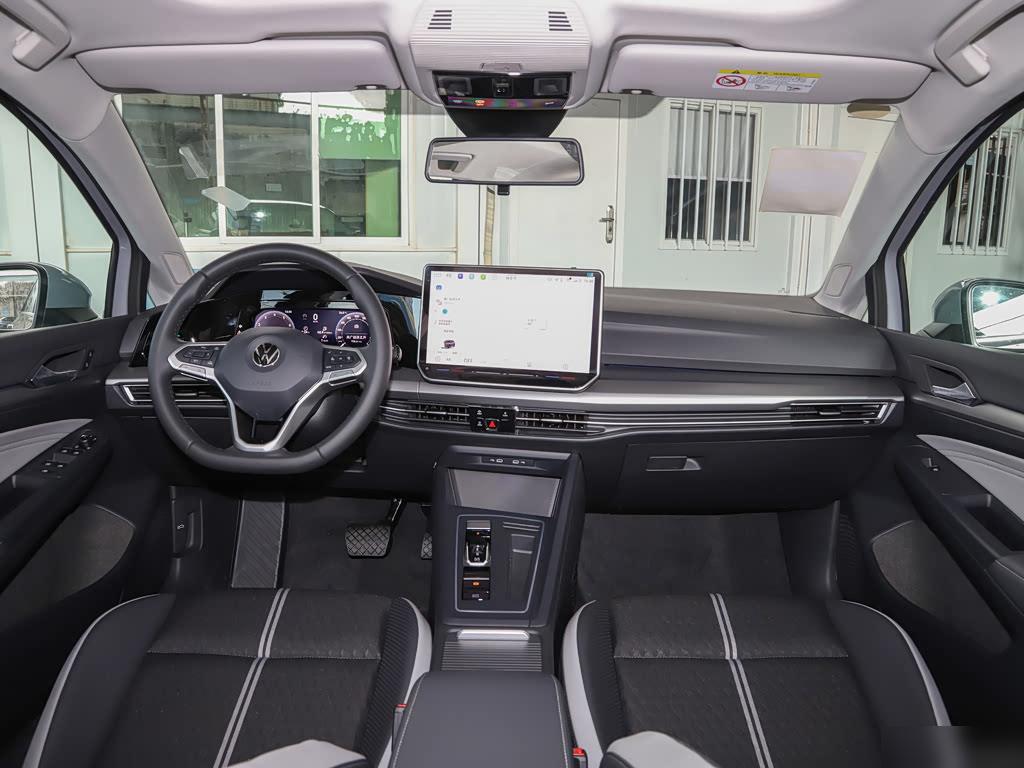 Volkswagen Golf 300TSI Pro, фото 10