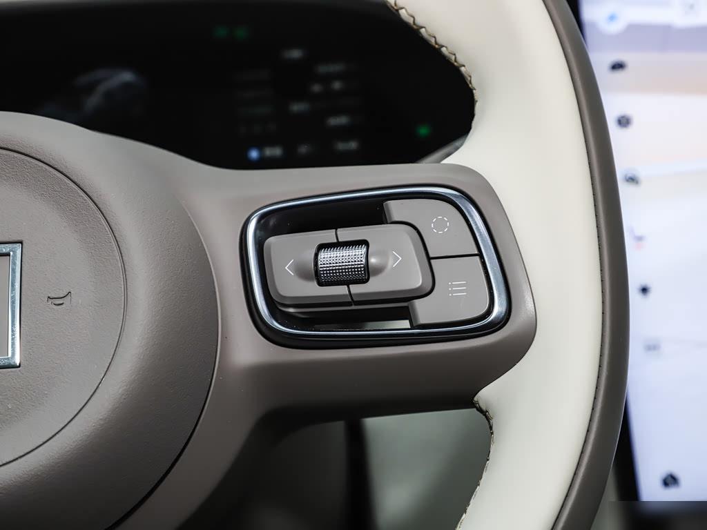 Zeekr 7X 103 kWh AWD Ultra, фото 16