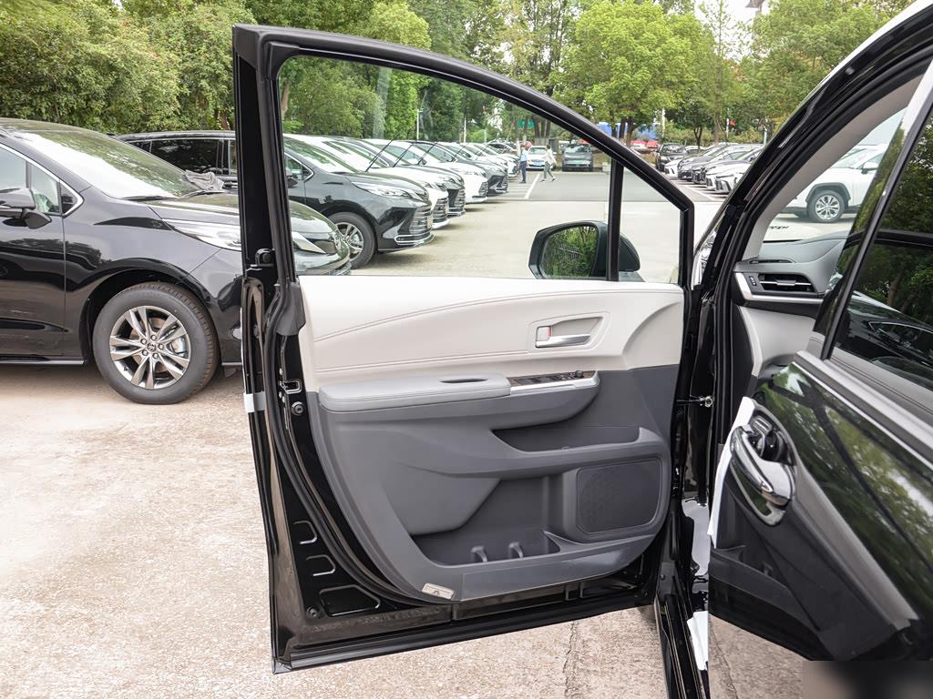 Toyota Sienna 2.5L Hybrid AWD Luxury, фото 20