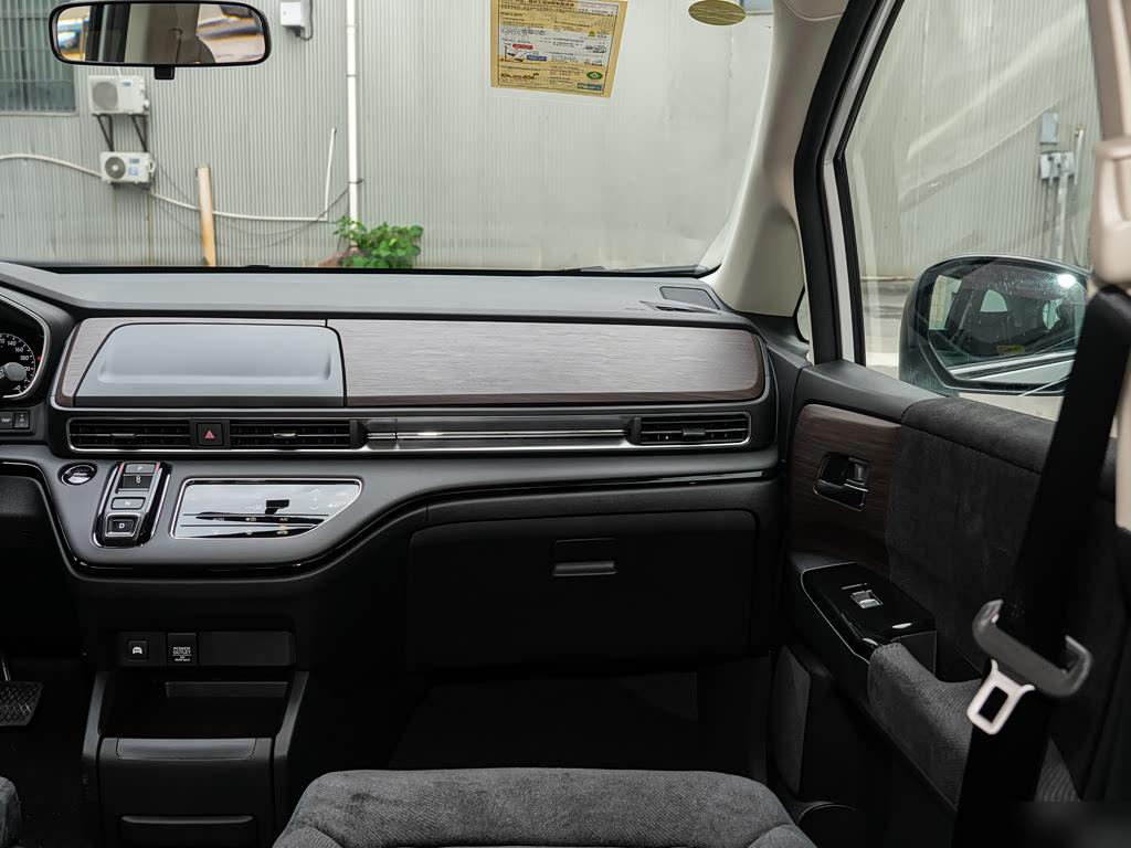 Honda Odyssey 2.0L e:HEV, фото 13