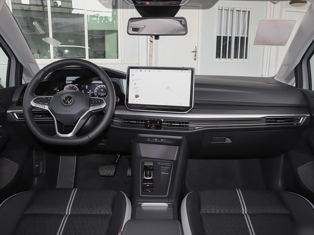 Volkswagen Golf 300TSI Pro, фото 12