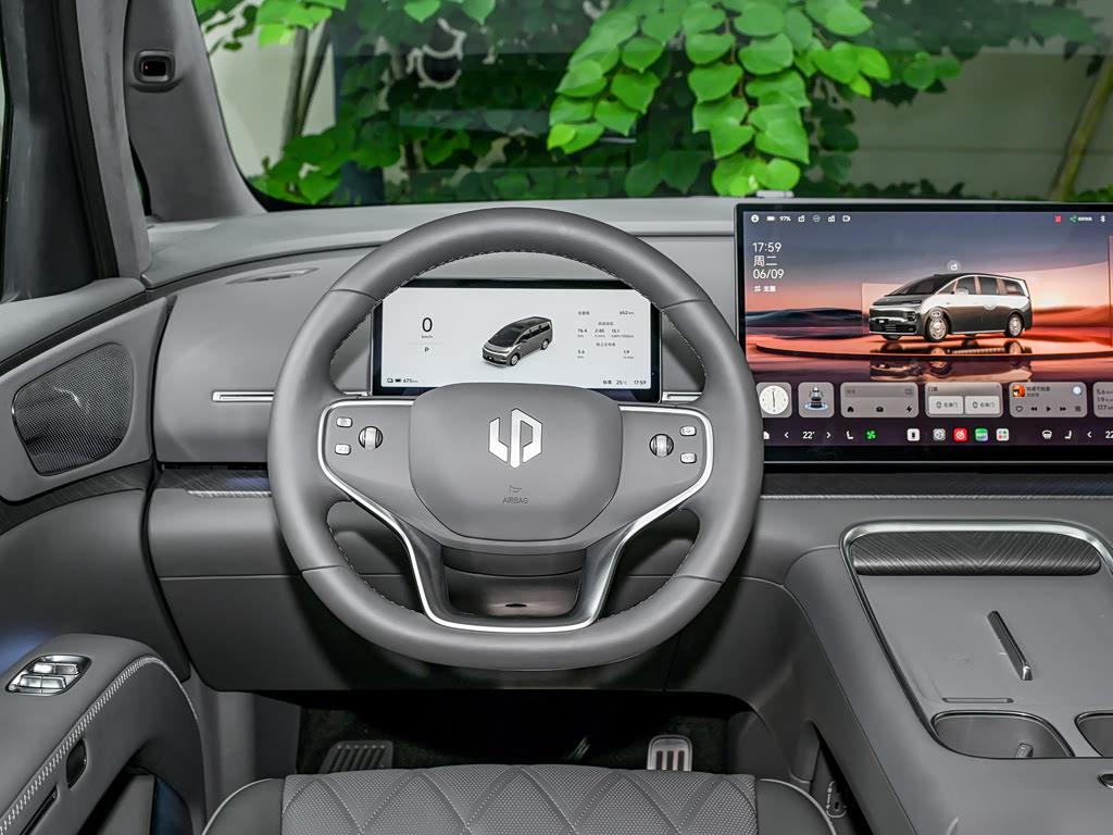 Leapmotor D99 EV 700 Flagship, фото 11