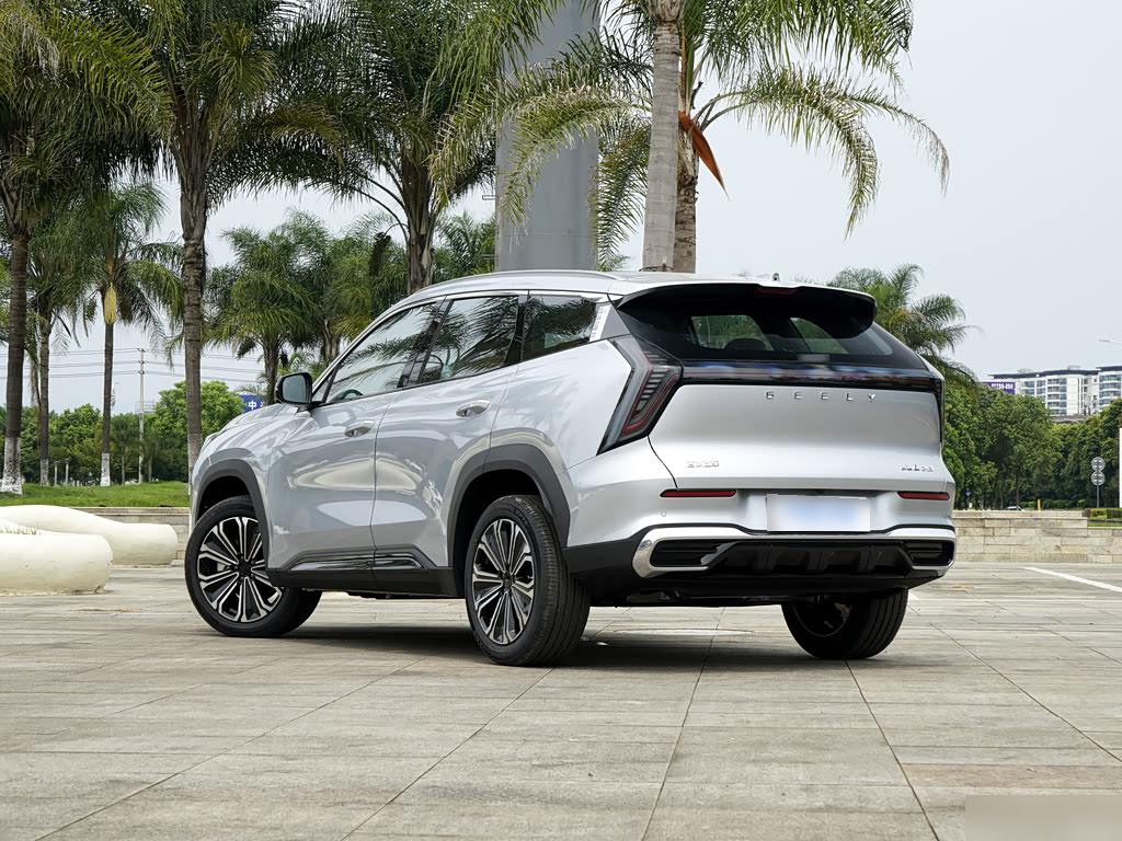 Geely Atlas 1.5TD i-HEV, фото 6