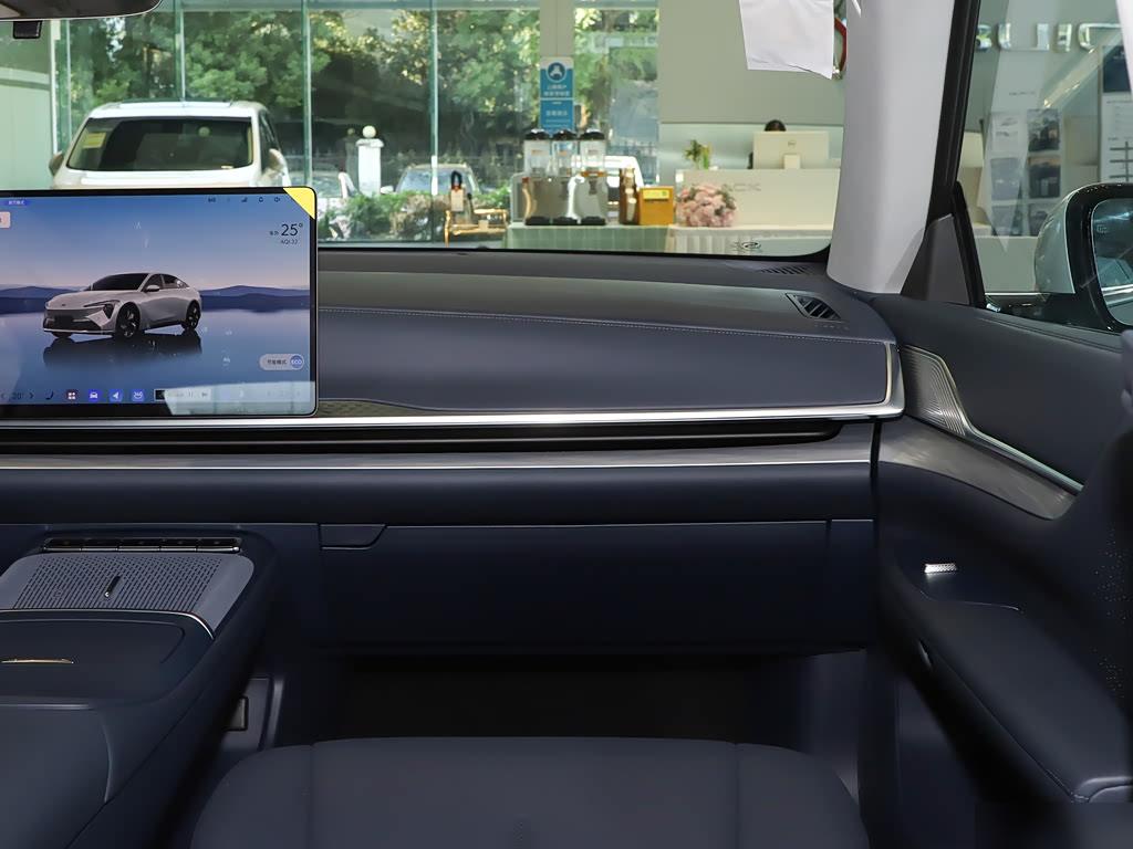 Buick Electra L7 EREV Premium, фото 13