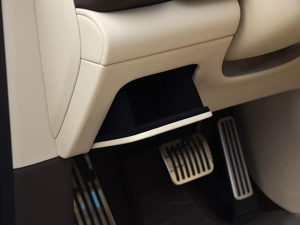 AITO M9 EV Ultra 6-seat, фото 15