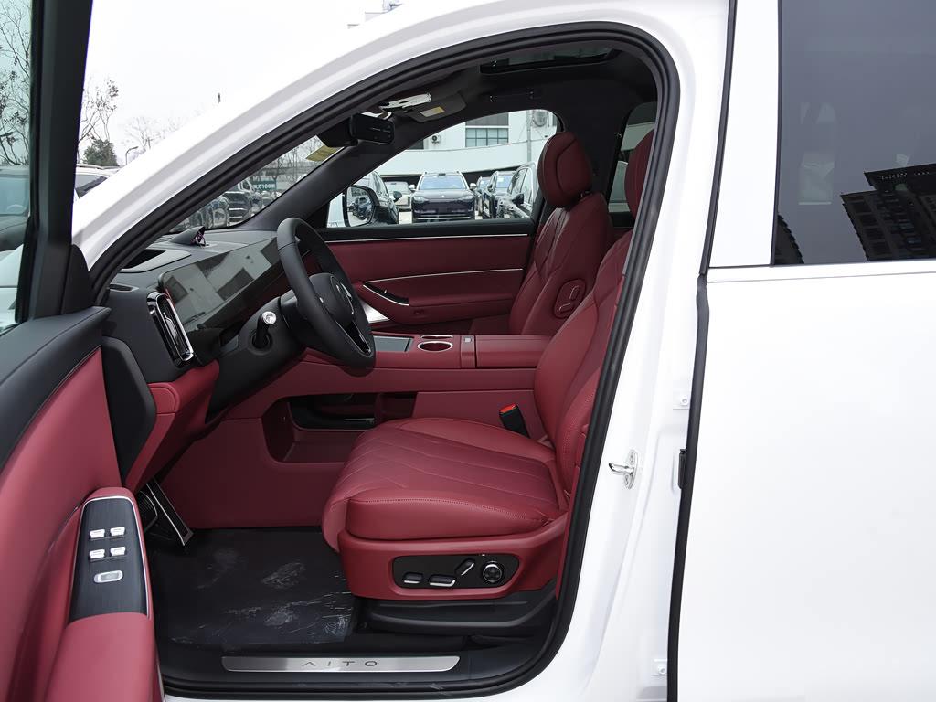 AITO M8 EV Max+ 5-seat AWD 192-line LiDAR, фото 18