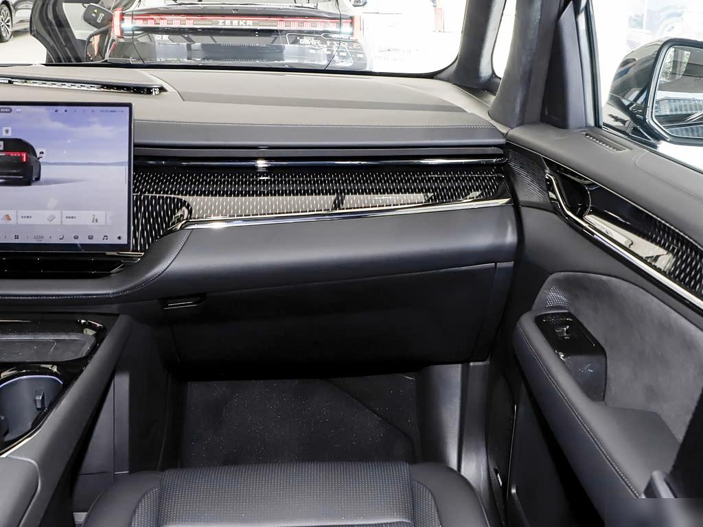 Zeekr 009 7-seat AWD 108 kWh, фото 13