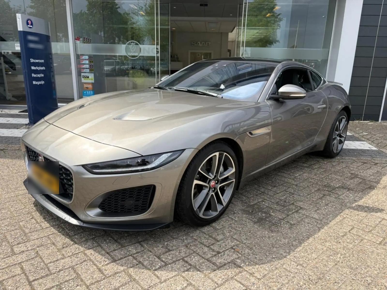 Jaguar F-Type P300 RWD R-Dynamic