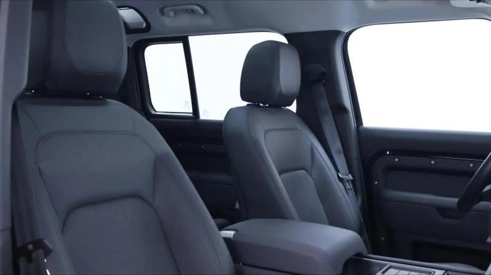 Land Rover Defender D250 XS Edition, фото 11