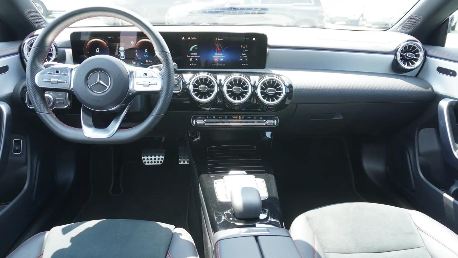 Mercedes-Benz CLA 250 AMG, фото 11